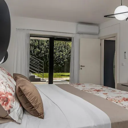 Bonavia * Задар