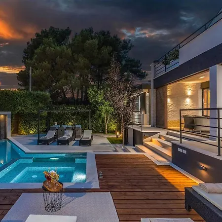 Bonavia * Задар