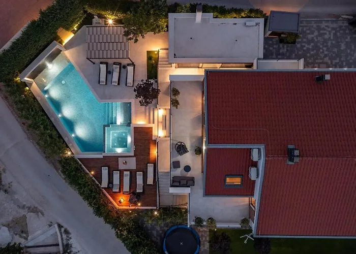 度假居 Bonavia 扎达尔